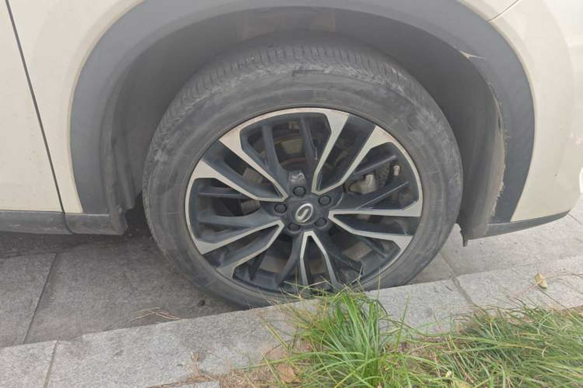 Used GAC Trumpchi GS4 PLUS 2022 390T Automatic Nebula Edition Right Front Wheel Hub