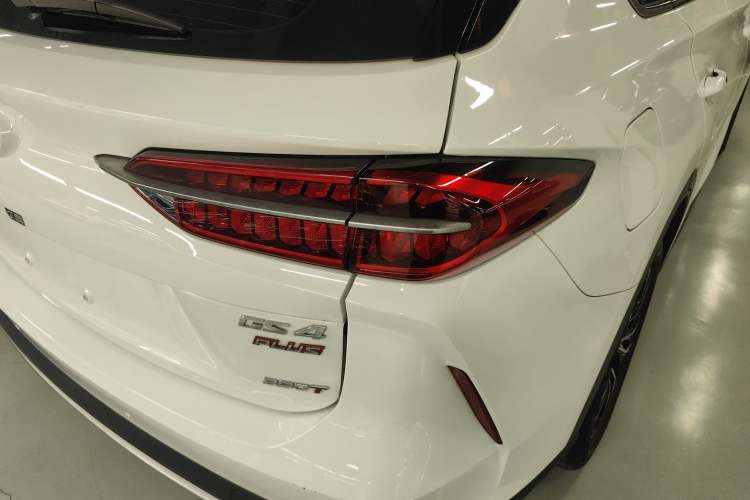 Used GAC Trumpchi GS4 PLUS 2022 390T Automatic Nebula Edition Right Rear Taillight