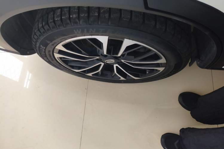 Used GAC Trumpchi GS4 PLUS 2022 270T Automatic Star Edition Right Rear Wheel Hub