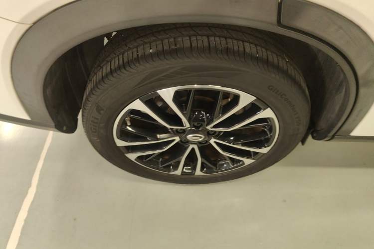 Used GAC Trumpchi GS4 PLUS 2022 390T Automatic Nebula Edition Right Rear Wheel Hub