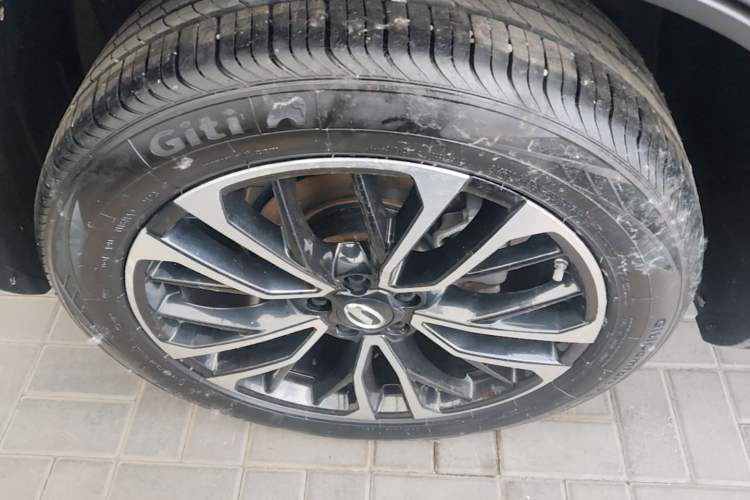 Used GAC Trumpchi GS4 PLUS 2023 390T Automatic Galaxy Edition Right Rear Wheel Hub