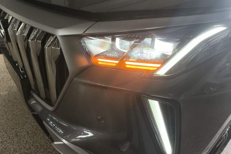 Used GAC Trumpchi GS4 PLUS 2023 390T Automatic Nebula Edition Left Front Headlight