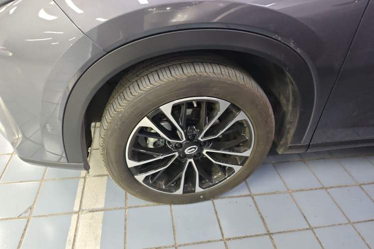 Used GAC Trumpchi GS4 PLUS 2023 390T Automatic Nebula Edition Left Front Wheel Hub