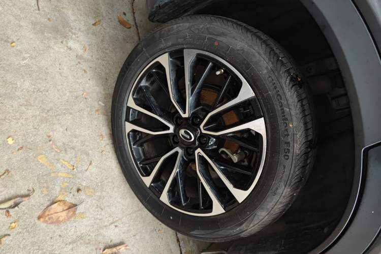 Used GAC Trumpchi GS4 PLUS 2023 390T Automatic Galaxy Edition Right Rear Wheel Hub