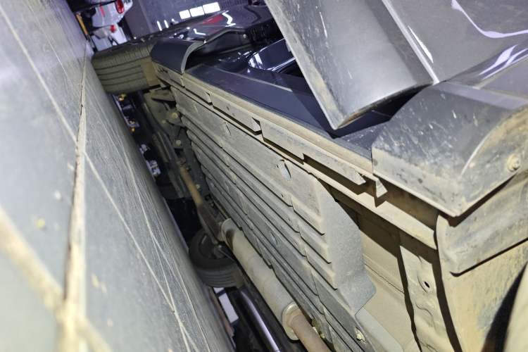 Used GAC Trumpchi GS4 PLUS 2023 390T Automatic Nebula Edition Right Side Sill