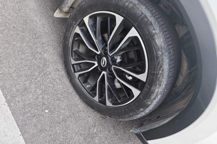 Used GAC Trumpchi GS4 PLUS 2023 390T Automatic Galaxy Edition Right Front Wheel Hub