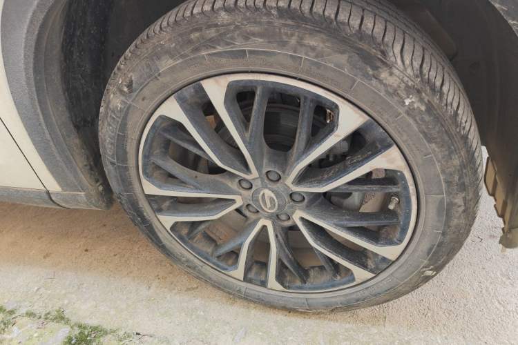 Used GAC Trumpchi GS4 PLUS 2023 390T Automatic Nebula Edition Right Front Wheel Hub