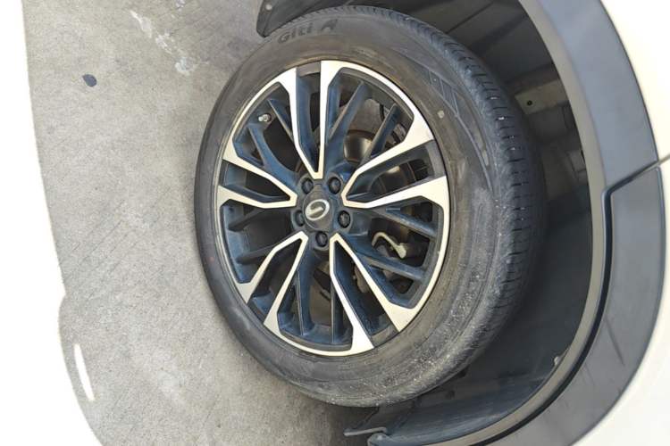 Used GAC Trumpchi GS4 PLUS 2023 390T Automatic Nebula Edition Right Rear Wheel Hub