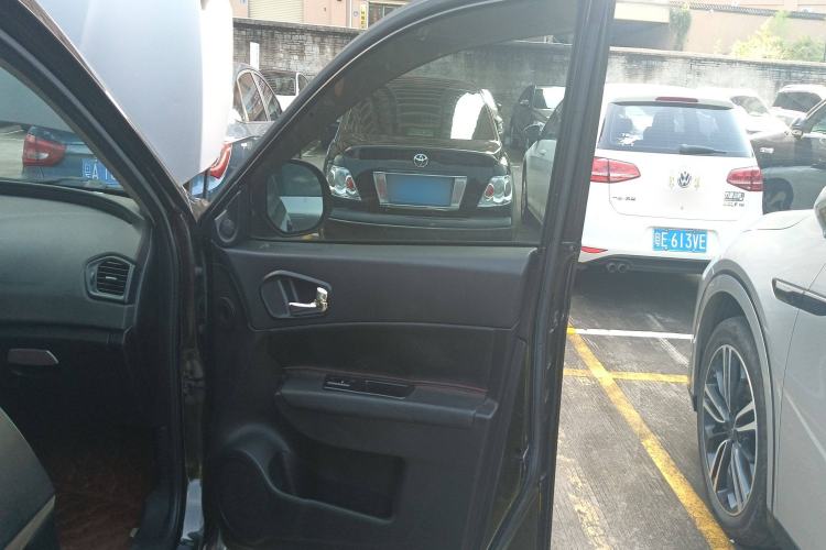 Used GAC Trumpchi GS5 2014 2.0L Automatic Two-Wheel Drive Deluxe Edition Interior 2