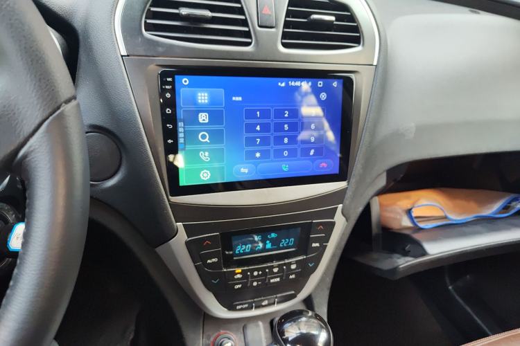 Used GAC Trumpchi GS5 2013 1.8T Automatic Two-Wheel Drive Elite Edition Audio And AC Panel