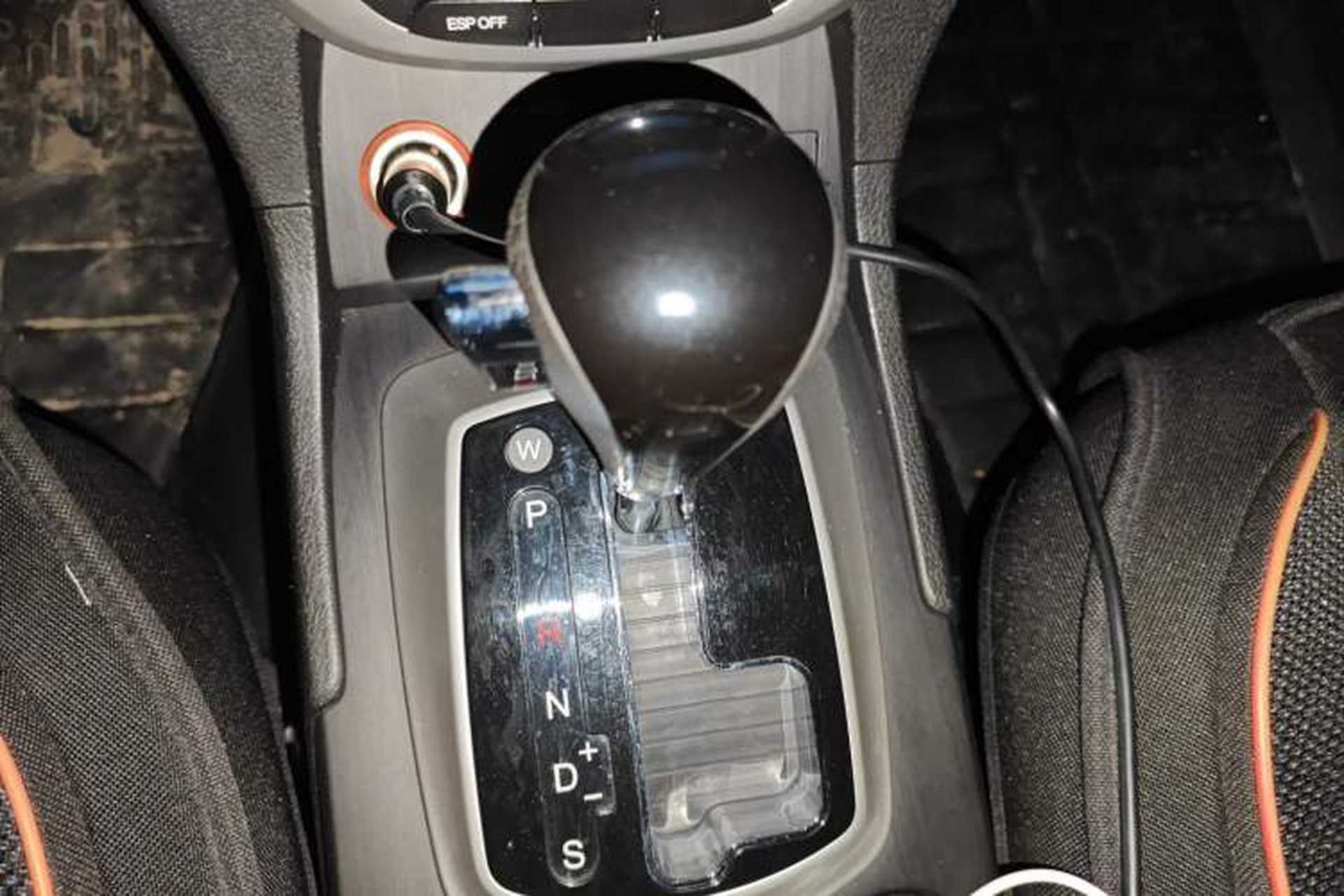 Used GAC Trumpchi GS5 2014 2.0L Automatic Two-Wheel Drive Deluxe Edition Gear Lever