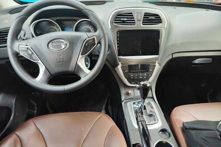 Used GAC Trumpchi GS5 2013 1.8T Automatic Two-Wheel Drive Elite Edition Interior 2