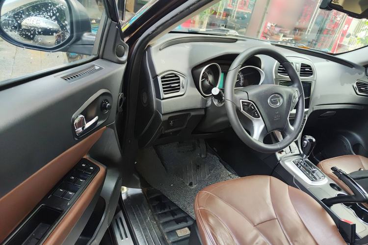 Used GAC Trumpchi GS5 2013 1.8T Automatic Two-Wheel Drive Elite Edition Interior 3