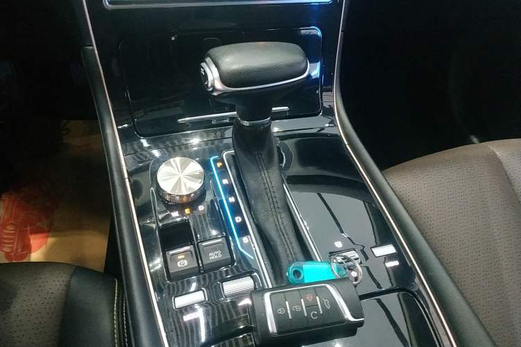 Used GAC Trumpchi GS5 2019 270T Automatic Elite Edition Gear Lever
