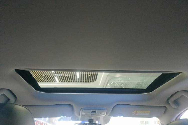 Used GAC Trumpchi GS5 2019 270T Automatic Elite Edition Headliner
