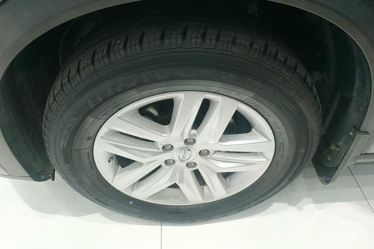 Used GAC Trumpchi GS5 2019 270T Automatic Elite Edition Left Front Wheel Hub