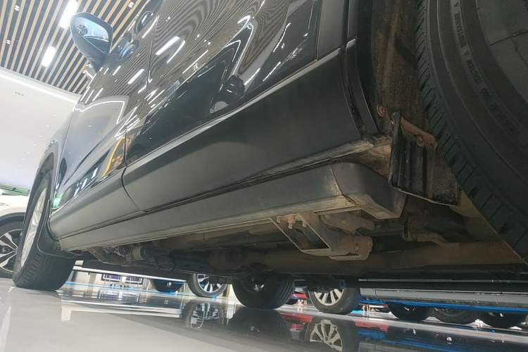 Used GAC Trumpchi GS5 2019 270T Automatic Elite Edition Left Side Sill