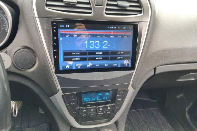 Used GAC Trumpchi GS5 2012 2.0L Manual Two-Wheel Drive Comfort Edition Audio And AC Panel