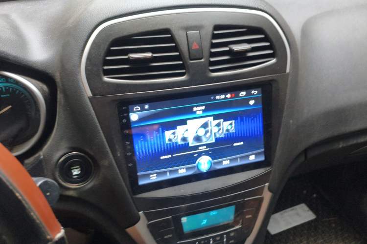 Used GAC Trumpchi GS5 2012 2.0L Automatic Two-Wheel Drive Luxury Edition Audio And AC Panel