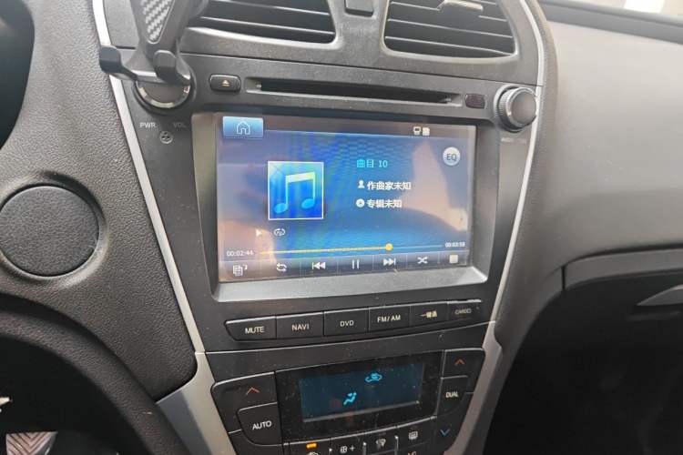 Used GAC Trumpchi GS5 2012 2.0L Manual Two-Wheel Drive Elite ESP Version Audio And AC Panel
