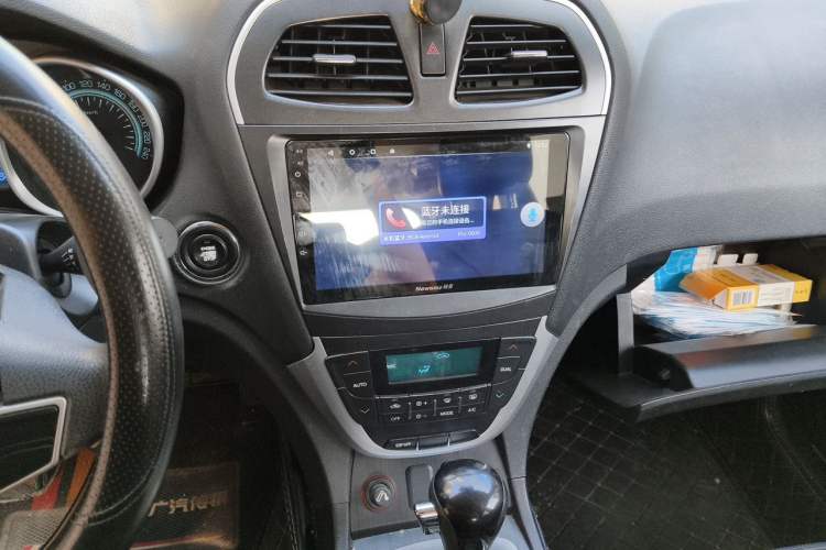 Used GAC Trumpchi GS5 2012 2.0L Automatic Two-Wheel Drive Luxury Edition Audio And AC Panel