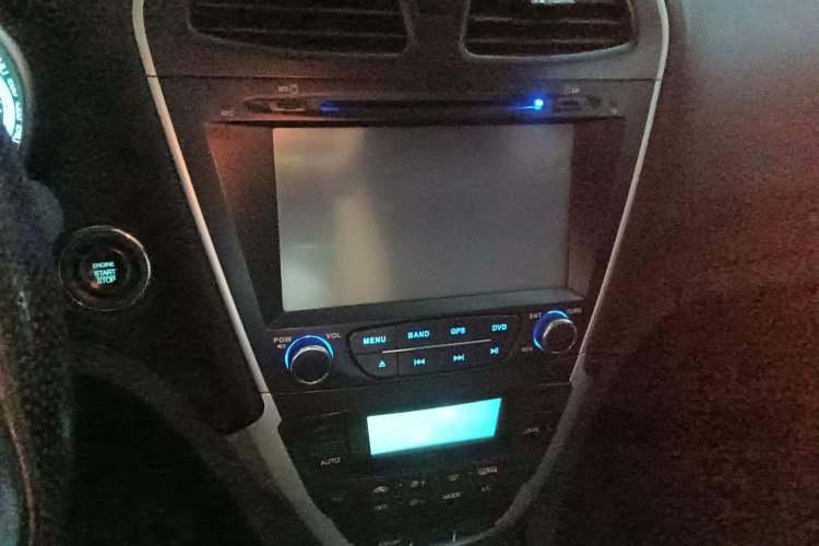 Used GAC Trumpchi GS5 2012 2.0L Automatic Two-Wheel Drive Anniversary Edition Audio And AC Panel