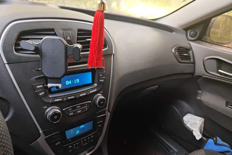Used GAC Trumpchi GS5 2012 2.0L Manual Two-Wheel Drive Comfort Edition Audio And AC Panel