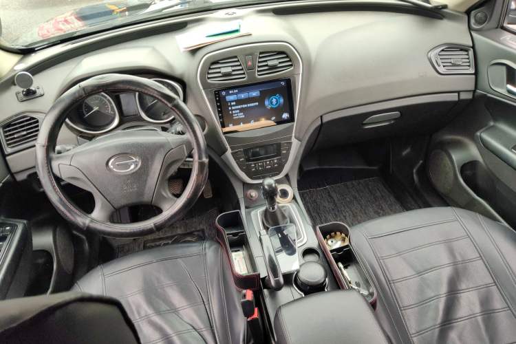 Used GAC Trumpchi GS5 2012 2.0L Manual Two-Wheel Drive Comfort Edition Center Console