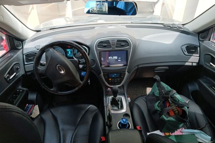 Used GAC Trumpchi GS5 2012 2.0L Manual Two-Wheel Drive Comfort Edition Center Console
