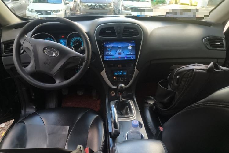 Used GAC Trumpchi GS5 2012 2.0L Manual Two-Wheel Drive Comfort Edition Center Console