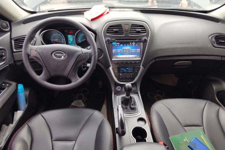 Used GAC Trumpchi GS5 2012 2.0L Manual Two-Wheel Drive Comfort Edition Center Console