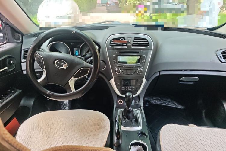 Used GAC Trumpchi GS5 2012 2.0L Manual Two-Wheel-Drive Anniversary Limited Edition Center Console