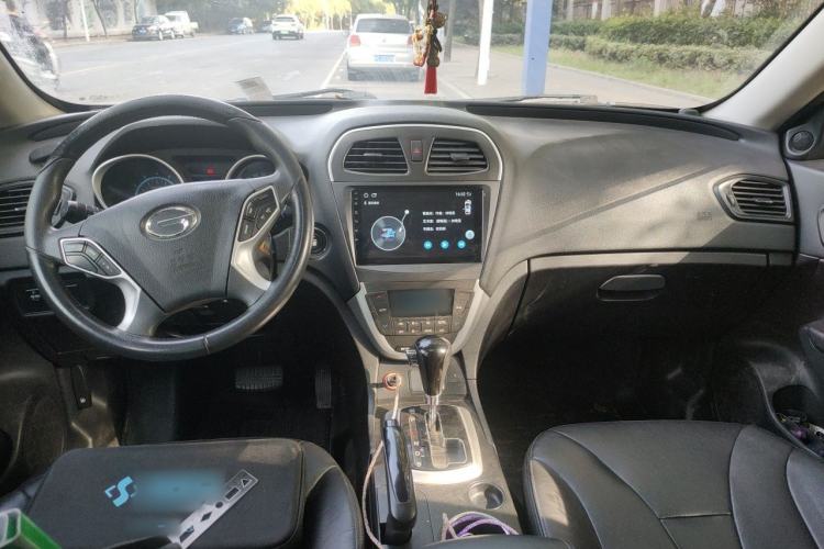 Used GAC Trumpchi GS5 2012 2.0L Automatic Two-Wheel Drive Anniversary Edition Center Console