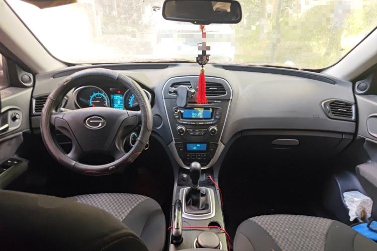 Used GAC Trumpchi GS5 2012 2.0L Manual Two-Wheel Drive Comfort Edition Center Console