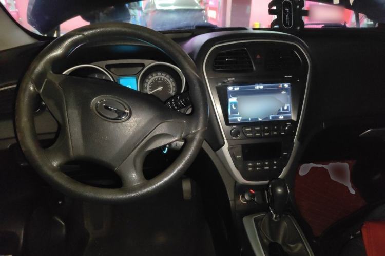 Used GAC Trumpchi GS5 2012 2.0L Manual Two-Wheel Drive Comfort Edition Center Console