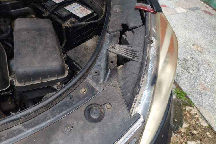 Used GAC Trumpchi GS5 2012 2.0L Automatic Two-Wheel Drive Luxury Edition Engine Bay Left