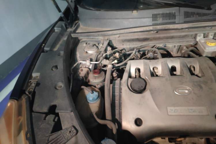 Used GAC Trumpchi GS5 2012 2.0L Manual Two-Wheel Drive Elite Edition Engine Bay Right
