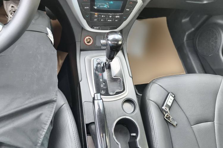 Used GAC Trumpchi GS5 2012 2.0L Automatic Two-Wheel Drive Anniversary Edition Gear Lever