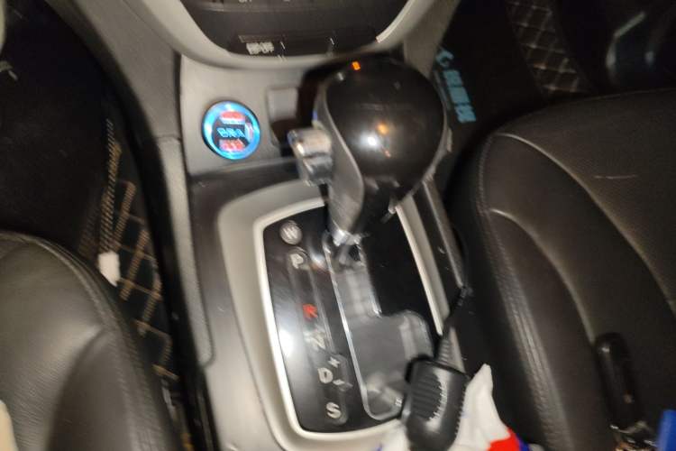 Used GAC Trumpchi GS5 2012 2.0L Automatic Two-Wheel Drive Anniversary Edition Gear Lever