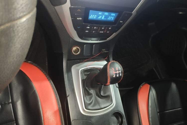 Used GAC Trumpchi GS5 2012 2.0L Manual Two-Wheel Drive Comfort Edition Gear Lever