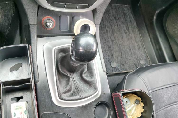 Used GAC Trumpchi GS5 2012 2.0L Manual Two-Wheel Drive Comfort Edition Gear Lever