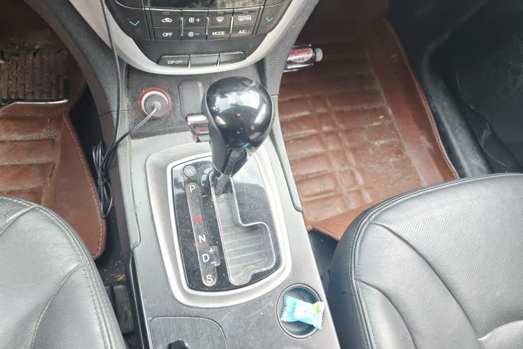 Used GAC Trumpchi GS5 2012 2.0L Automatic Two-Wheel Drive Anniversary Edition Gear Lever