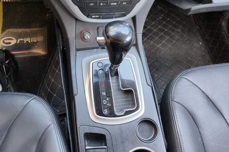 Used GAC Trumpchi GS5 2012 2.0L Automatic Two-Wheel Drive Luxury Edition Gear Lever