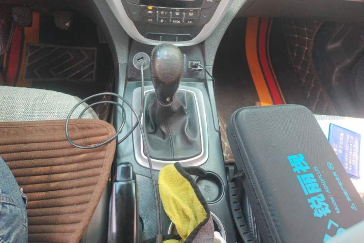 Used GAC Trumpchi GS5 2012 2.0L Manual Two-Wheel Drive Elite Edition Gear Lever