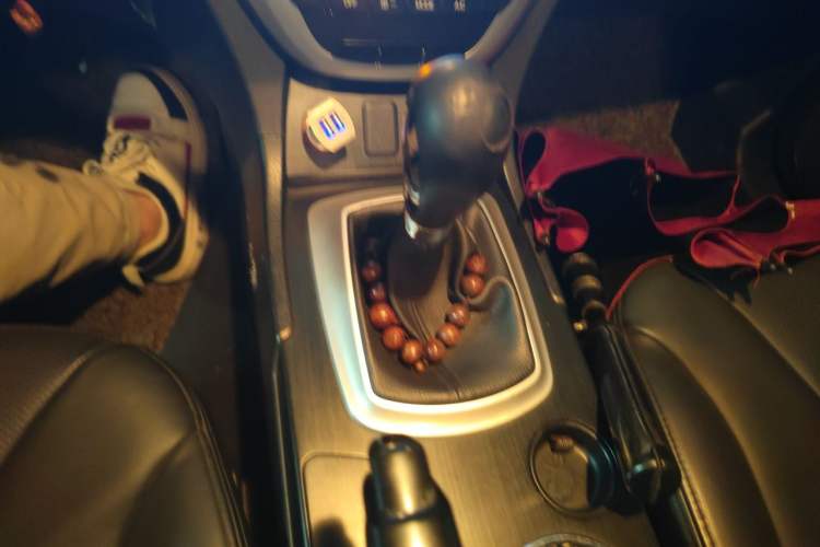 Used GAC Trumpchi GS5 2012 2.0L Manual Two-Wheel Drive Elite Edition Gear Lever