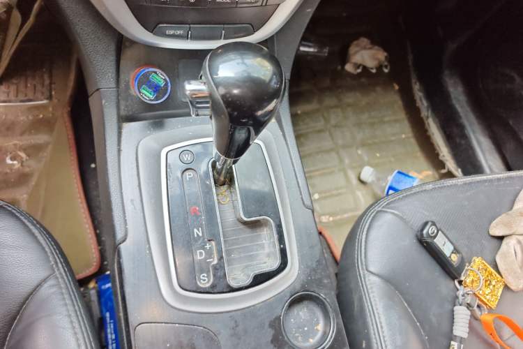 Used GAC Trumpchi GS5 2012 2.0L Automatic Two-Wheel Drive Elite Edition Gear Lever