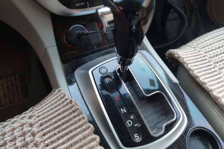 Used GAC Trumpchi GS5 2012 2.0L Automatic Two-Wheel Drive Anniversary Edition Gear Lever