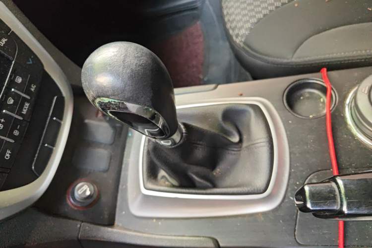Used GAC Trumpchi GS5 2012 2.0L Manual Two-Wheel Drive Comfort Edition Gear Lever