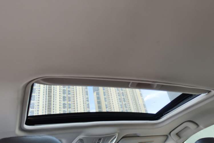 Used GAC Trumpchi GS5 2012 2.0L Automatic Two-Wheel Drive Anniversary Edition Headliner