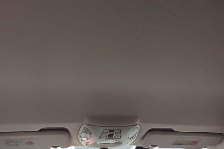 Used GAC Trumpchi GS5 2012 2.0L Manual Two-Wheel Drive Comfort Edition Headliner